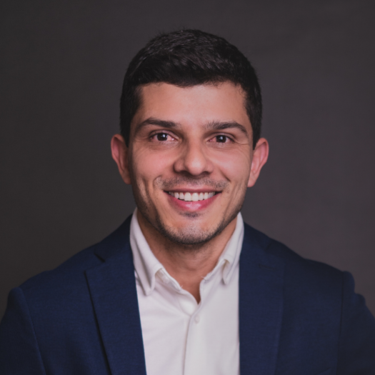 Dr. Carlos Faria